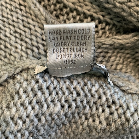 Beatrix Ost Gray turtle neck sweater - Picture 11 of 13